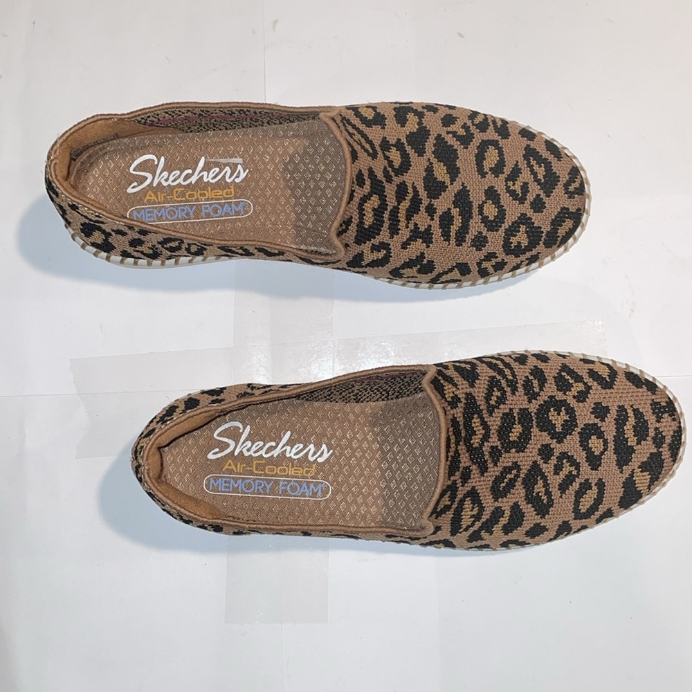 Skechers Air-Cooled Memory Foam Leopard Print Flats Size 5 - Picture 7 of 7